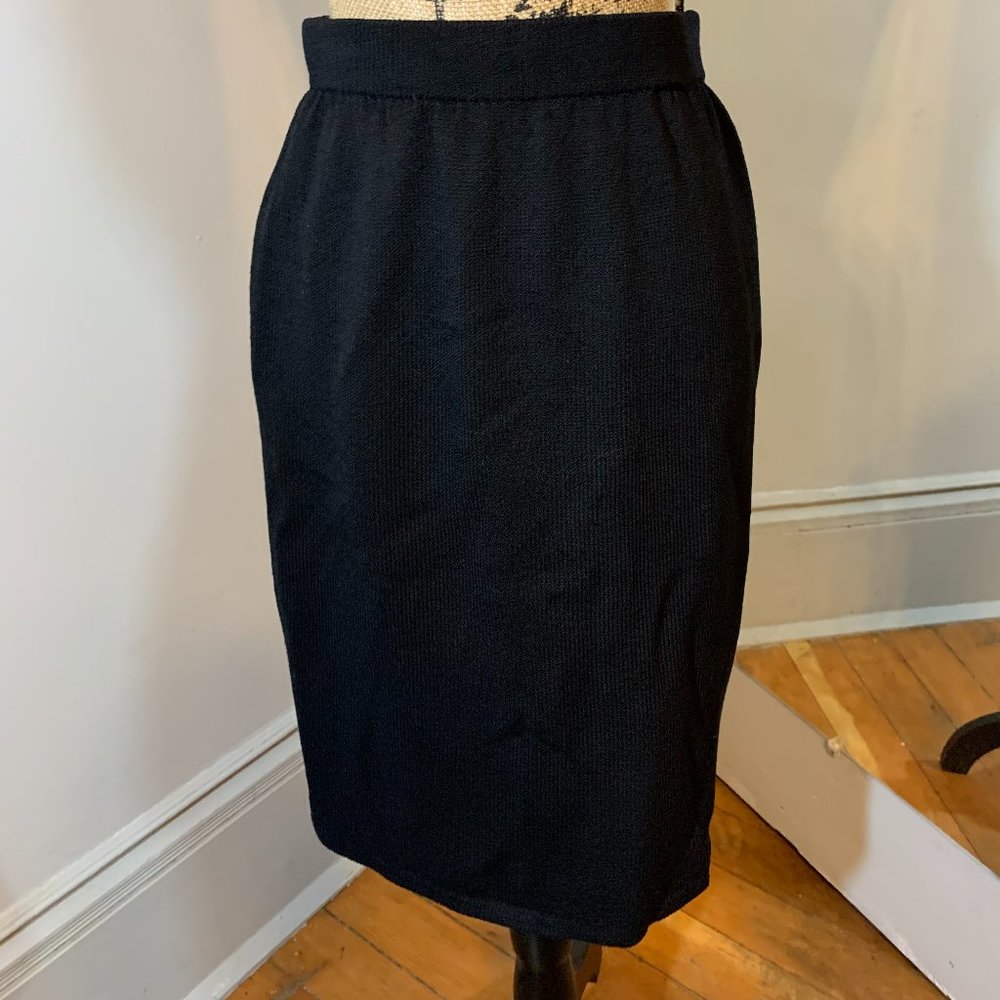St John Basics Knit Above the Knee Skirt